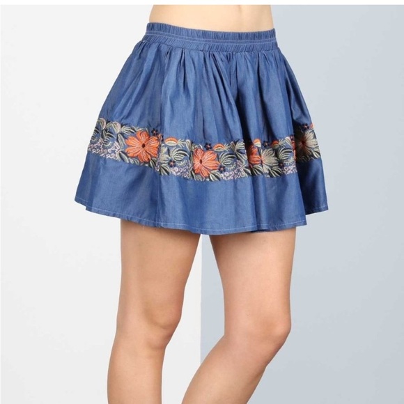 🆕POL Denim Embroidered Floral Skater Mini Shirt S🆕 - Picture 1 of 11